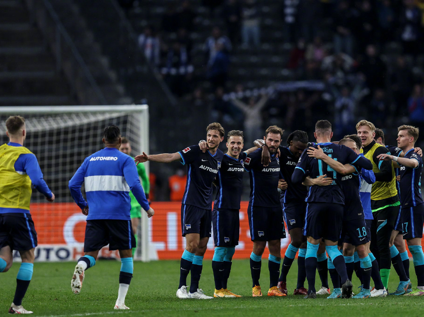 柏林赫塔主场告负,遭受连败压力 柏林赫塔主场告负,遭受连败压力