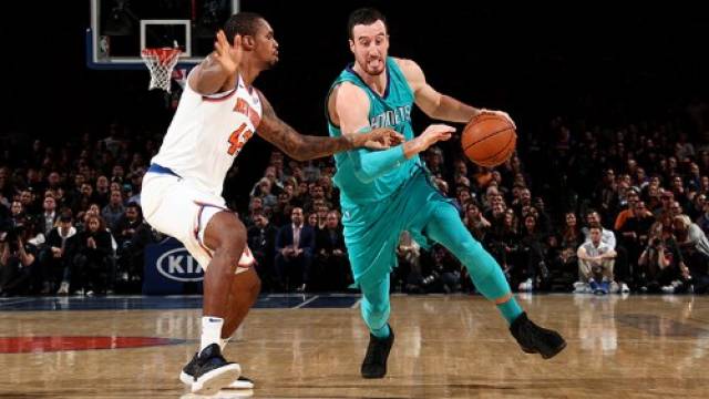 年轻球员打出神勇表现,成为关注焦点 年轻球员打出神勇表现,成为关注焦点