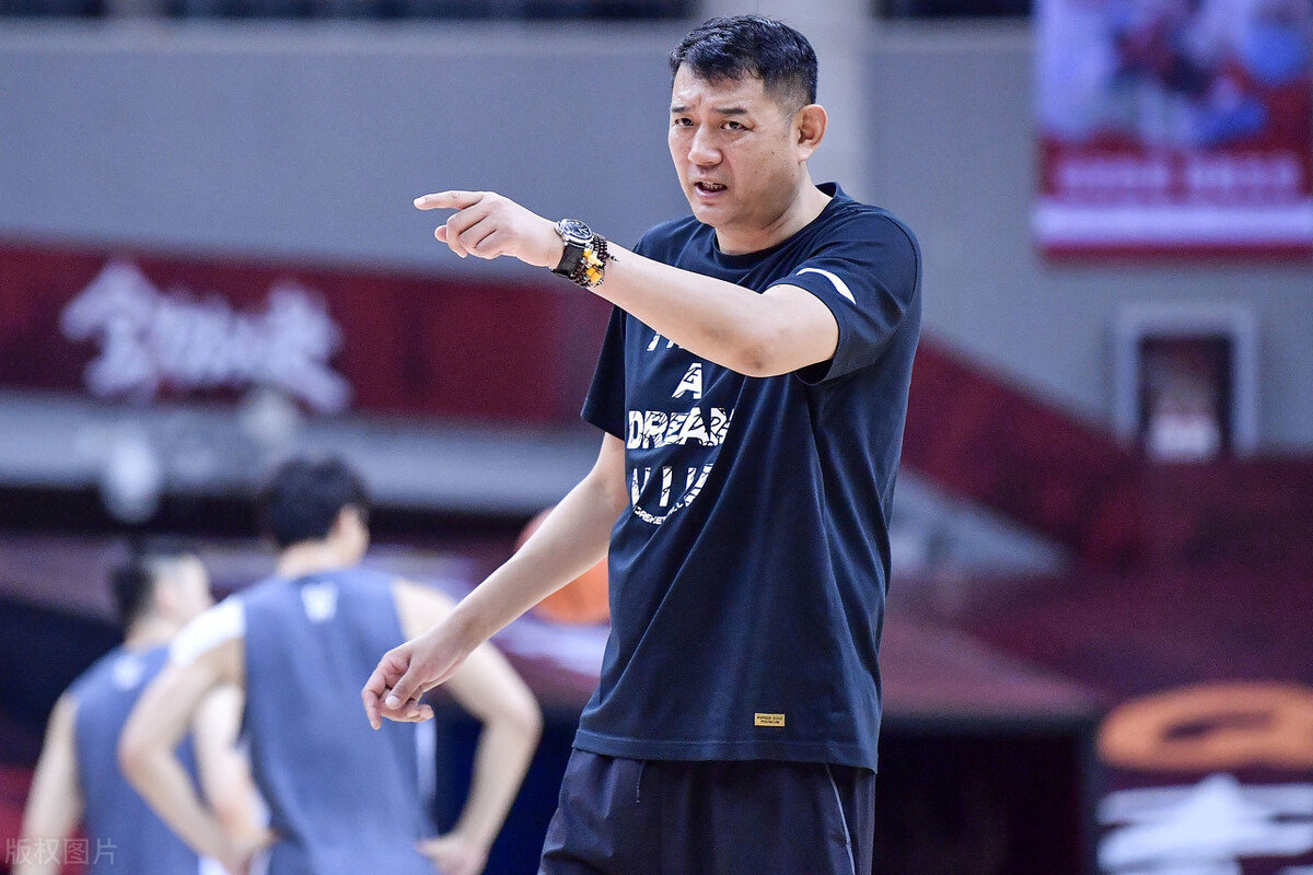 国内篮球明星开展公益活动,传递正能量 国内篮球明星开展公益活动,传递正能量