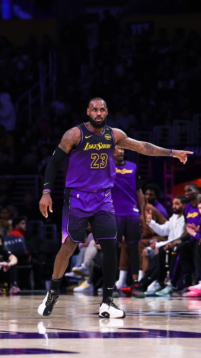 开拓者主场大胜湖人,豪取胜利 开拓者主场大胜湖人,豪取胜利