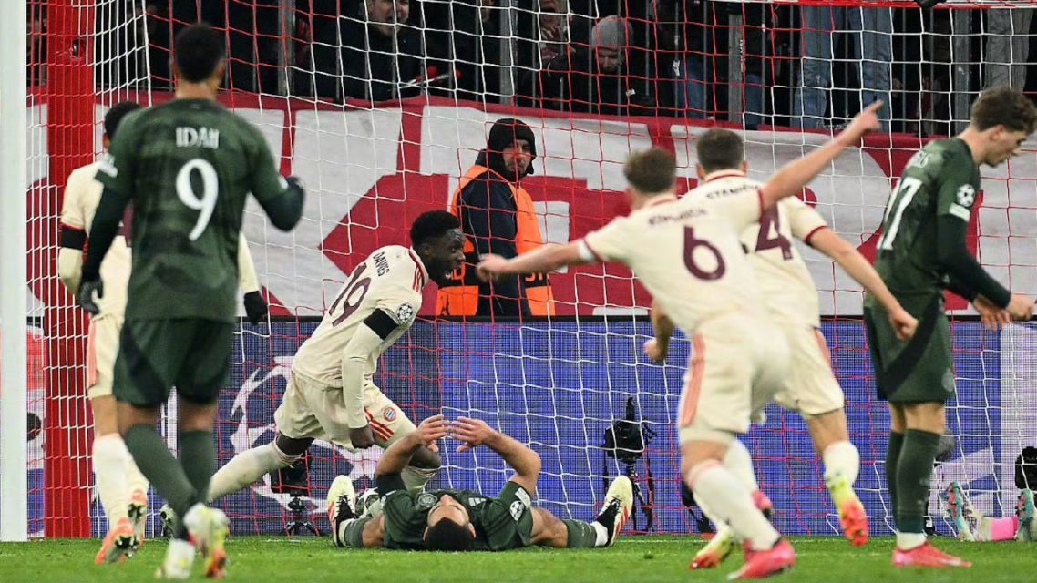 精彩进球连连，球迷沸腾不已