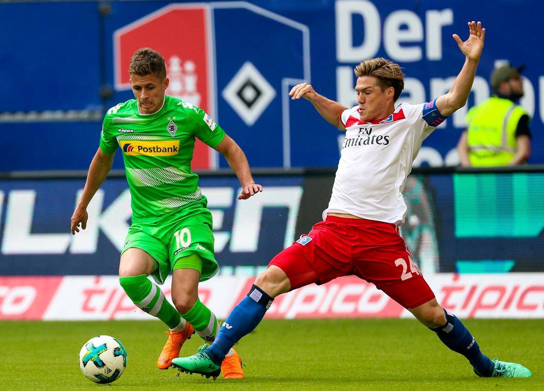 爱体育官方网站-柏林赫塔主场击败汉诺威,保住前四位置