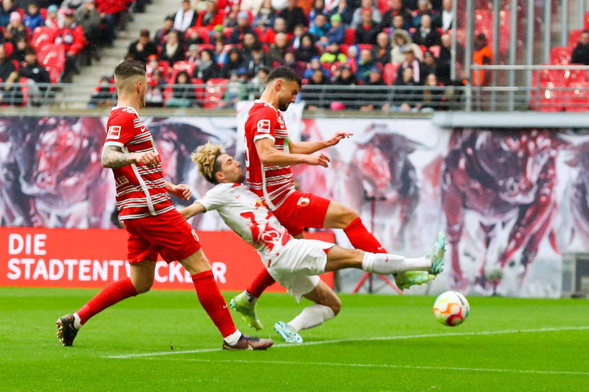 阿贾克斯主场击败皇马,成功进军半决赛 阿贾克斯主场击败皇马,成功进军半决赛