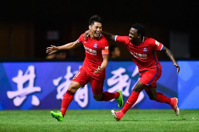 上港激战重庆力帆,逆袭反超积分榜 上港激战重庆力帆,逆袭反超积分榜