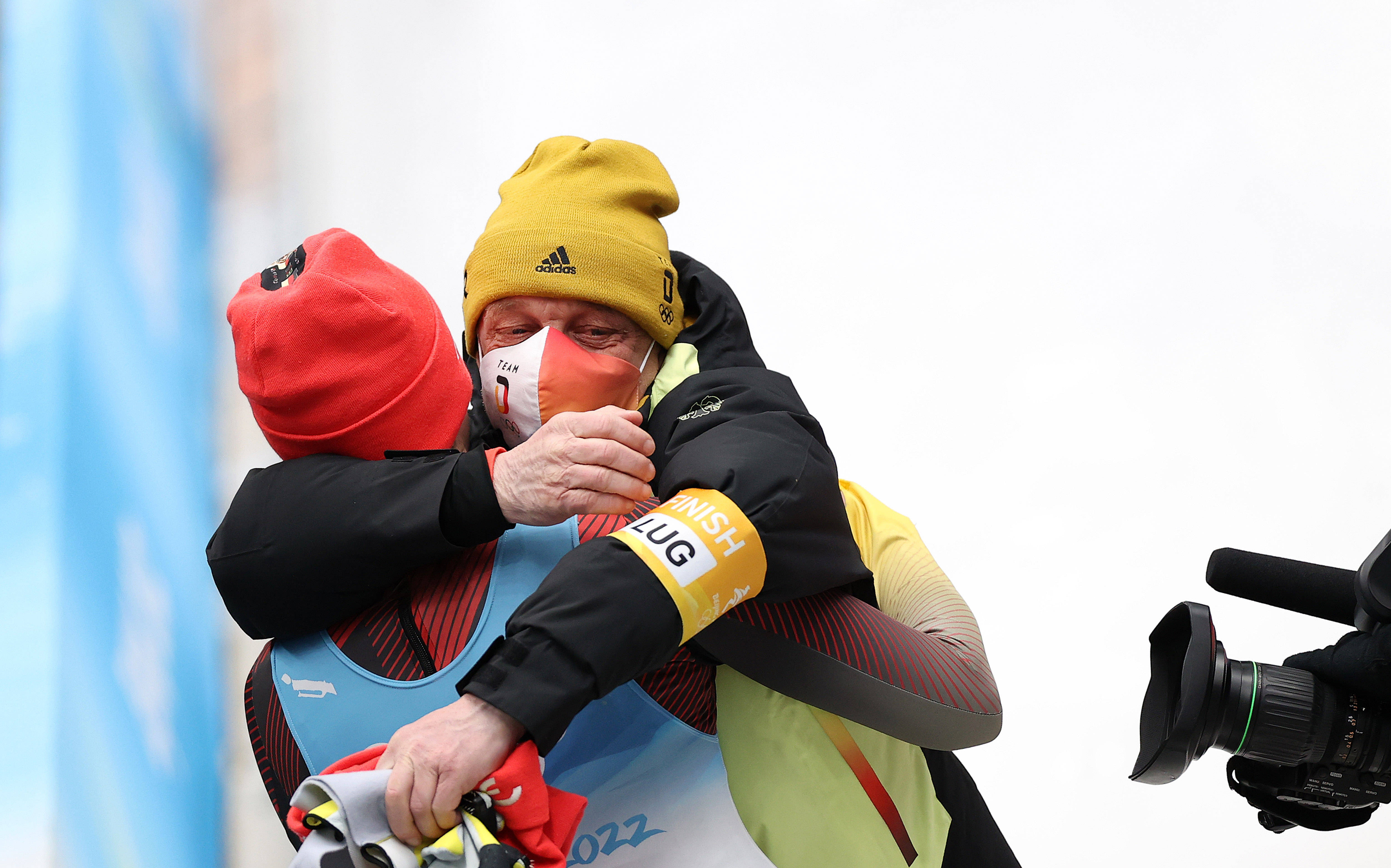 德国选手在自由式滑雪项目中夺冠，表现优异