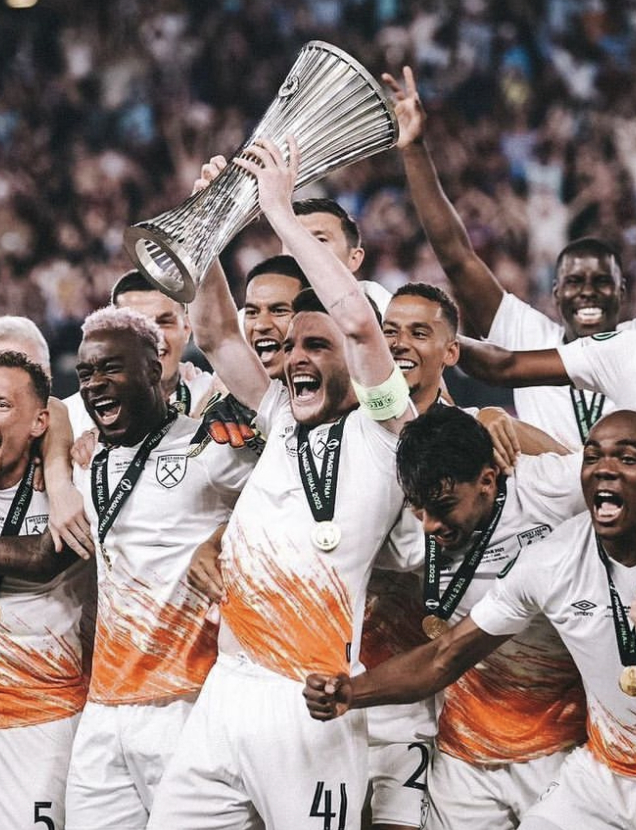 德国队力克罗马尼亚，以2-1获得胜利