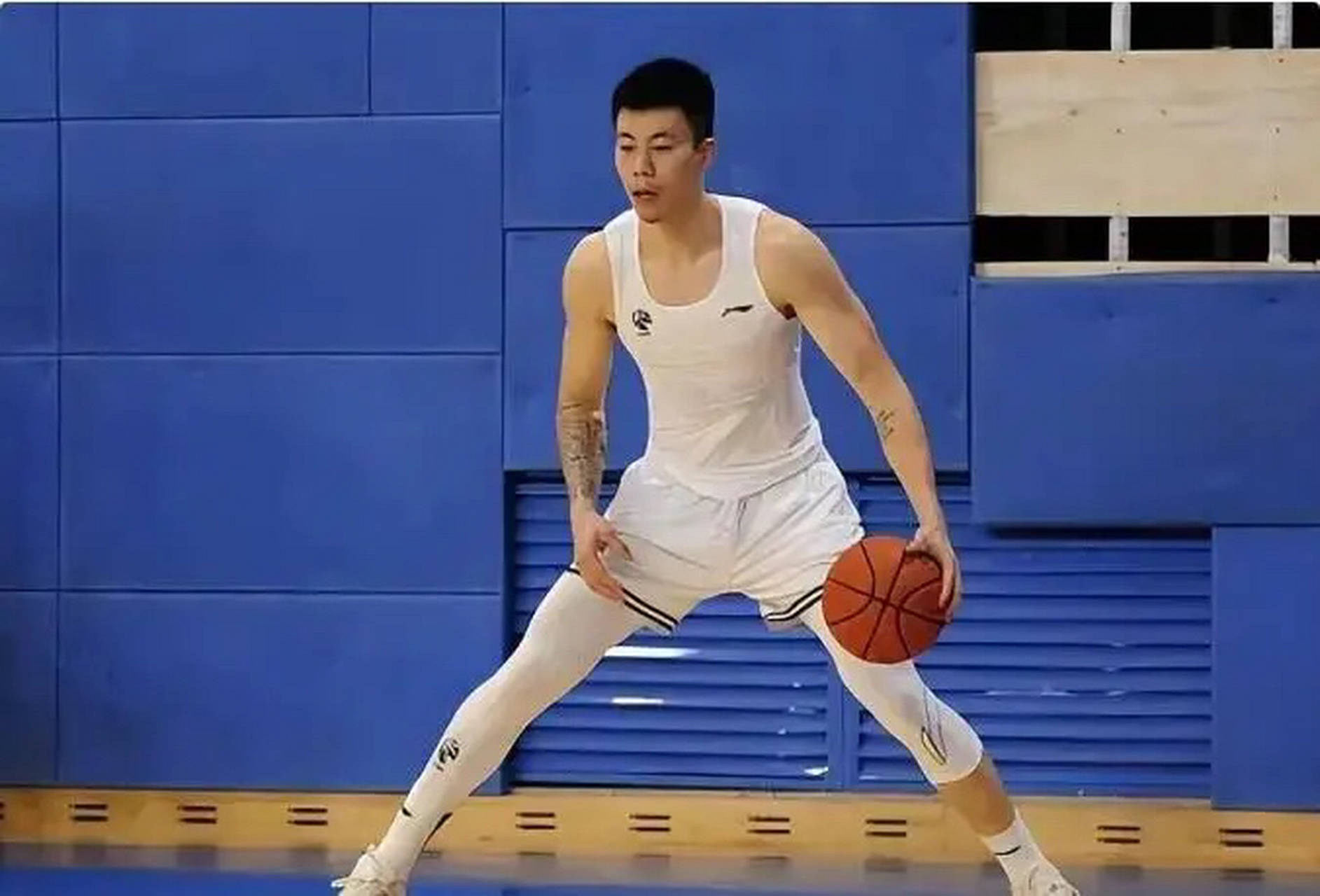 辽宁男篮坚持全队训练，备战迎接关键比赛