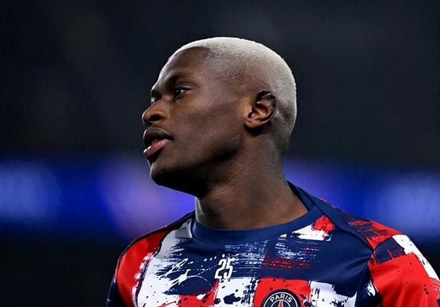 曼联险胜晋级，巴黎聖日耳曼失落出局