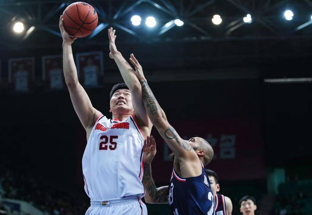 爱体育官方网站-瓦朗谢纳队锋线进攻乏力,需重整战术