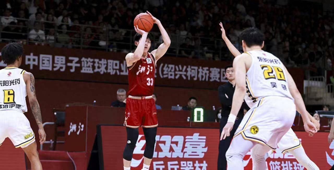 广厦队主场战胜浙江队,取得连胜 广厦队主场战胜浙江队,取得连胜