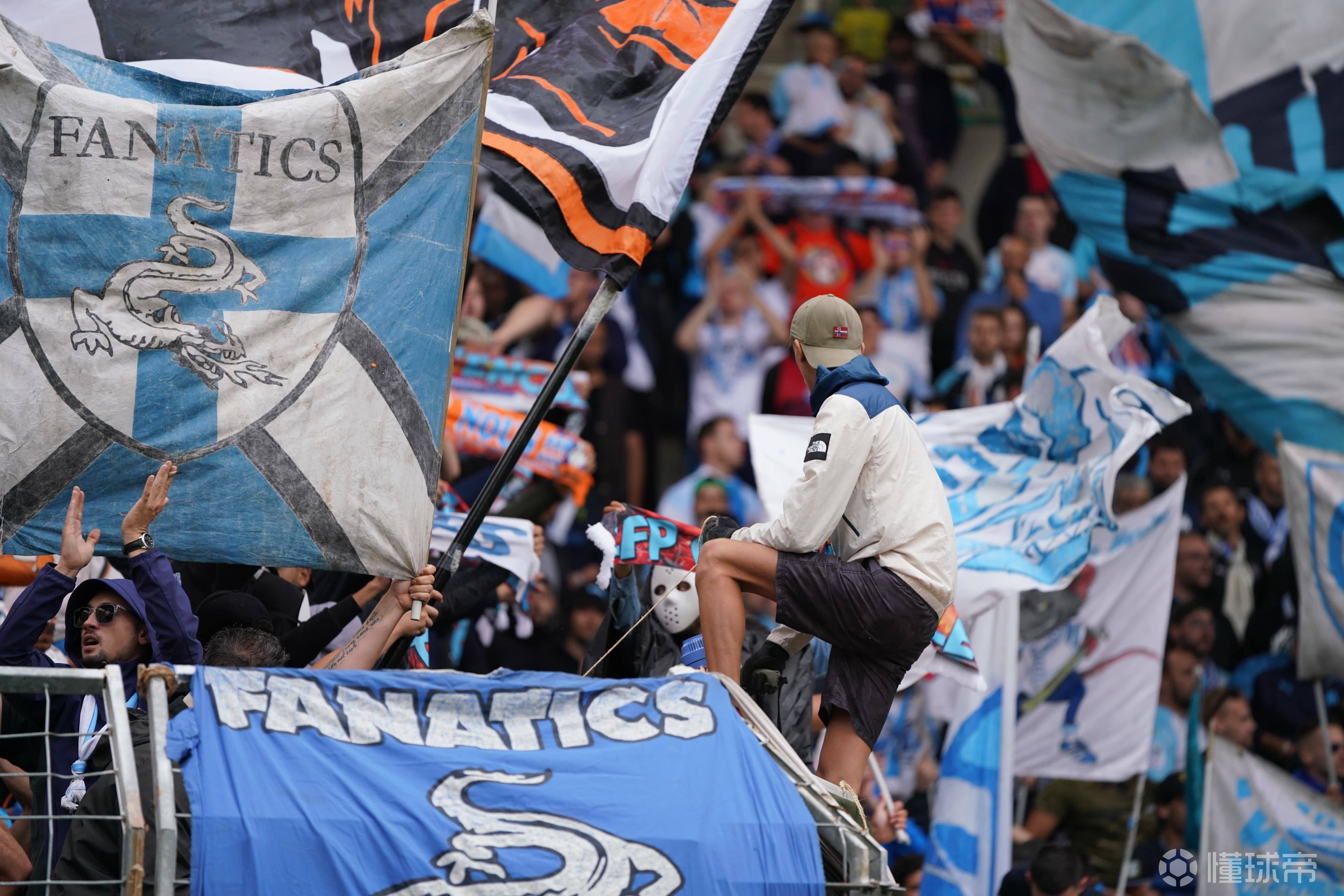 马赛队新赛季首个胜利让球迷振奋 马赛队新赛季首个胜利让球迷振奋