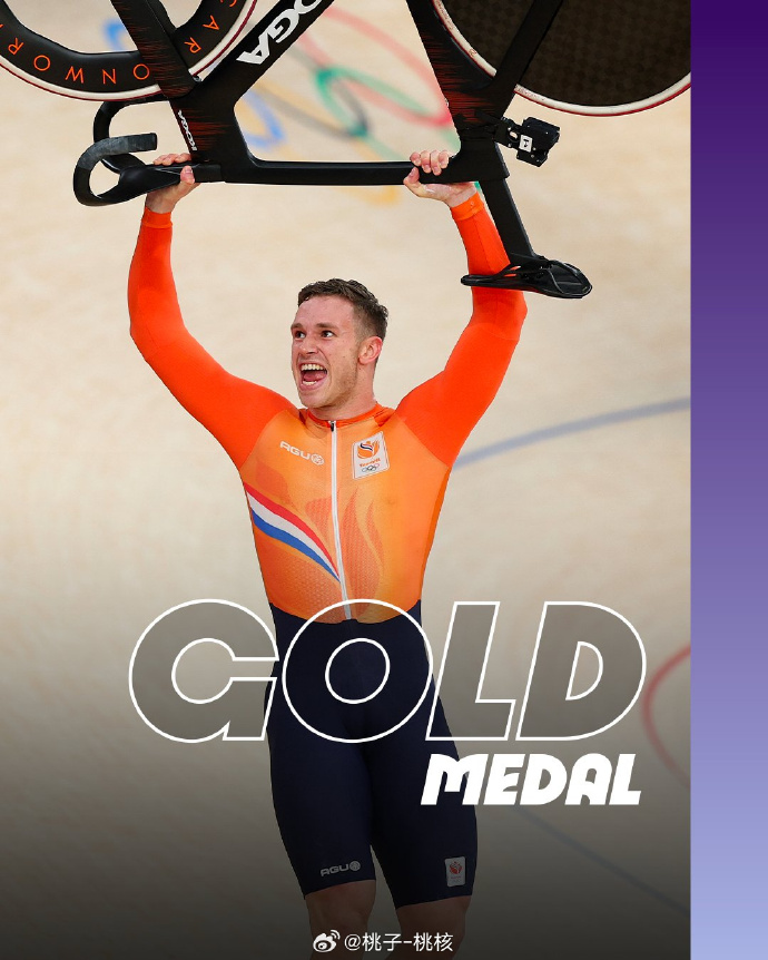 荷兰运动员刷新自己的举重纪录