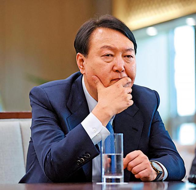 爱体育官方网站-沙尔克04困境持续，难以摆脱低迷