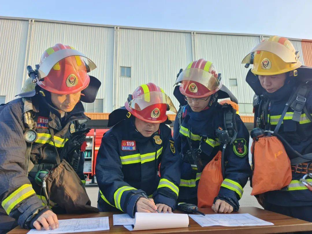 爱体育官方网站-队员训练成效暴露，备战实力遭受考验！