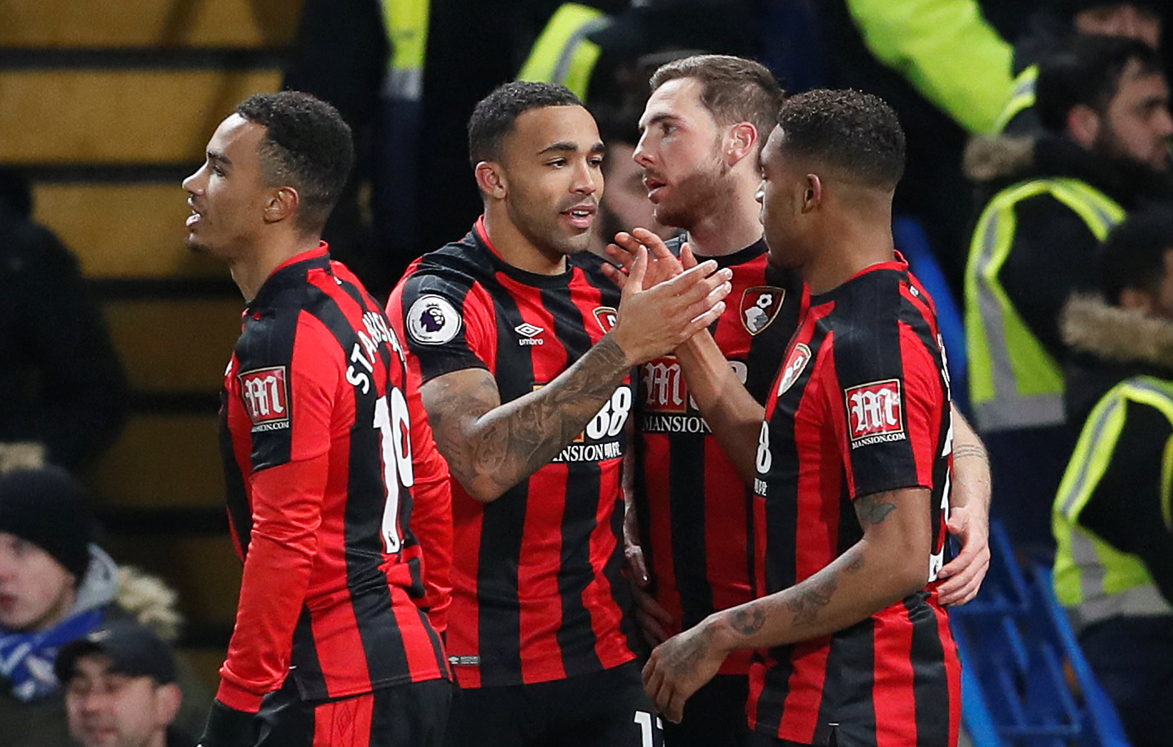 伯恩利客场不败,球队士气高涨 伯恩利客场不败,球队士气高涨