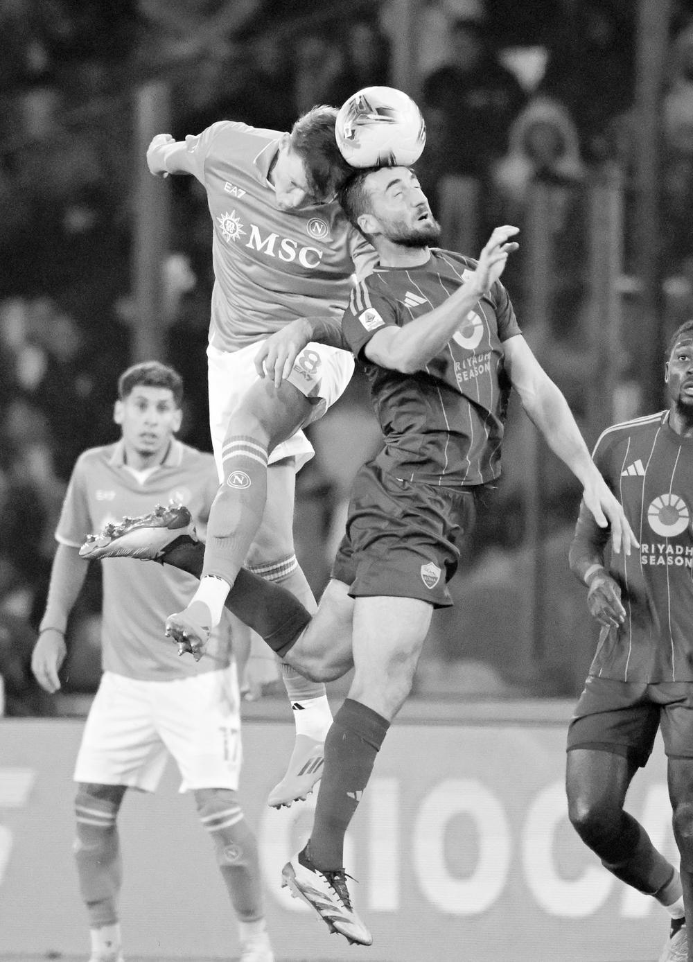 那不勒斯大胜晋级欧洲联赛半决赛