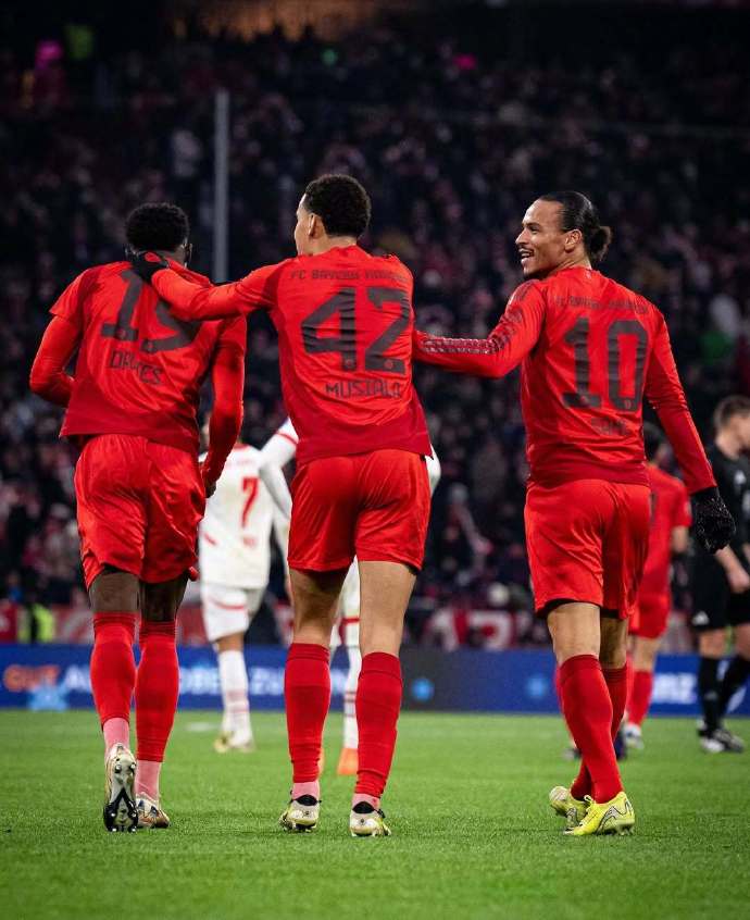 拜仁慕尼黑丢掉领先优势，争冠形势有所改变