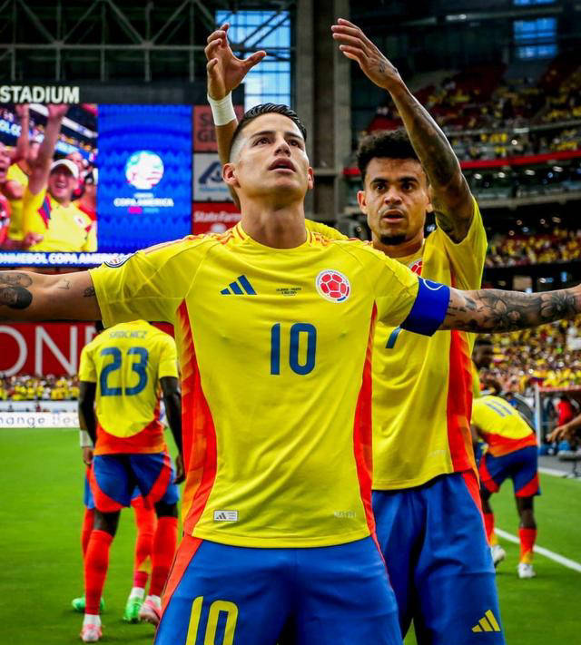 阿根廷击败乌克兰，获得羽毛球团体赛亚军