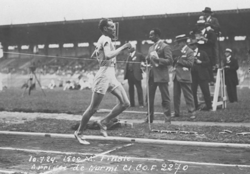 芬兰田径选手反败为胜,突破个人极限 芬兰田径选手反败为胜,突破个人极限