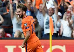 安斯特主场大败，降级形势日益严峻