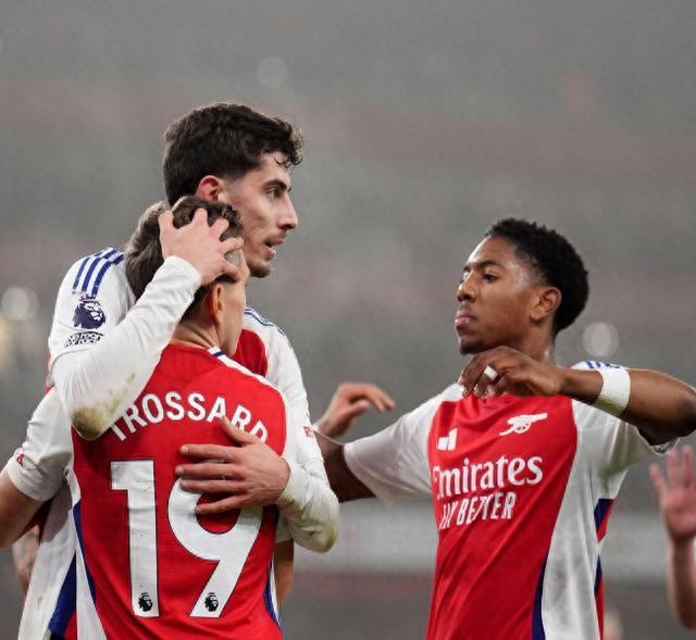 切尔西客场战胜利物浦，升至英超次席