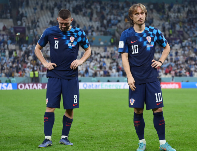 爱体育官方网站-历史性战役再度上演，胜者成为赛场焦点