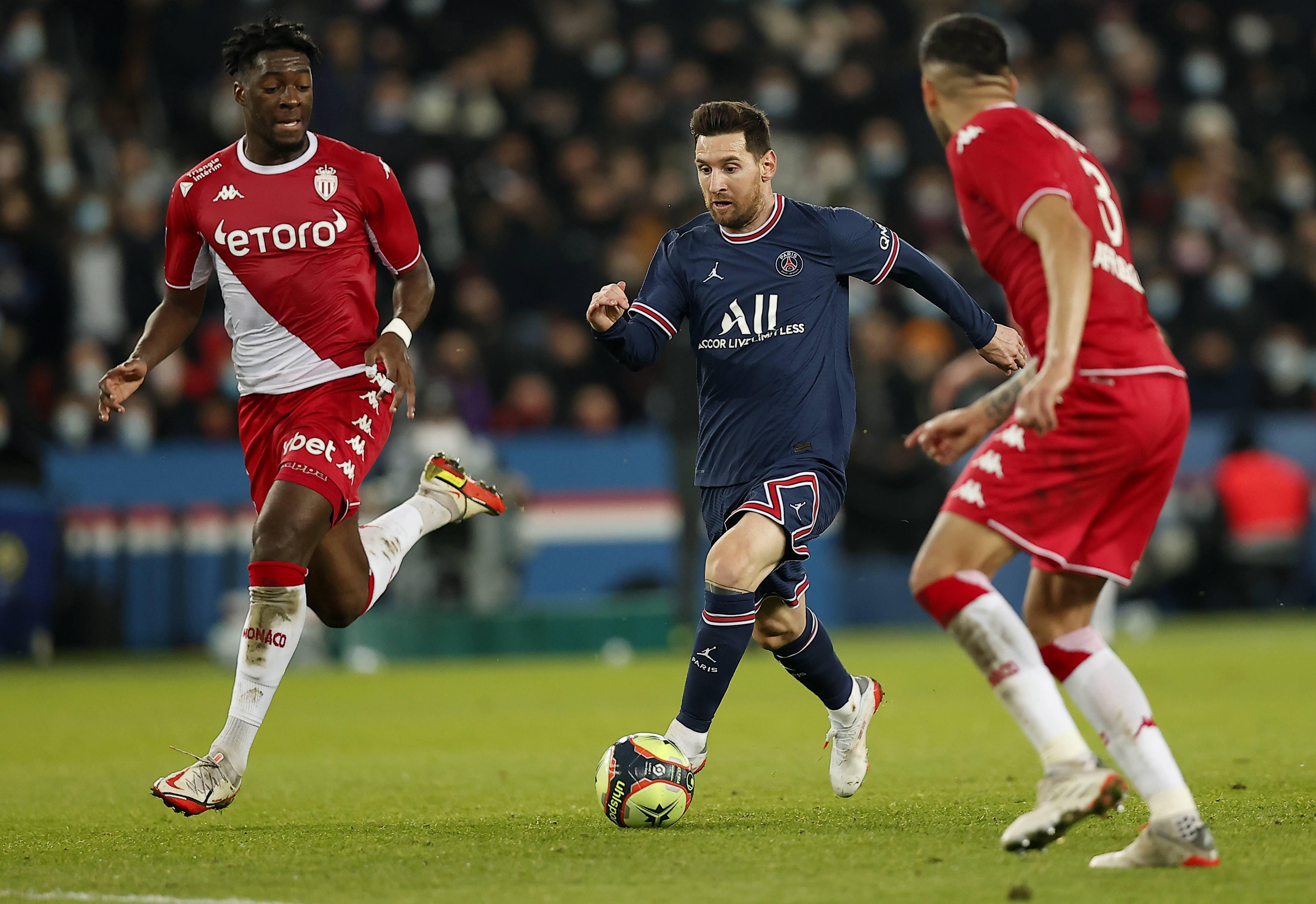 巴黎圣日耳曼横扫南特，法甲霸主地位稳固