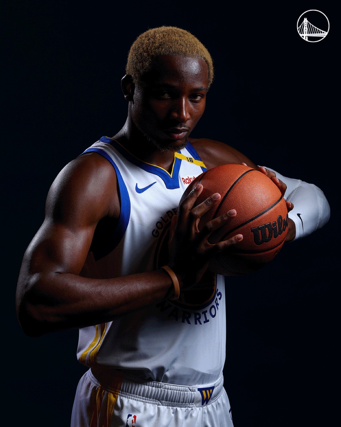 爱体育官网-球员突破职业生涯新纪录，获得荣誉奖项