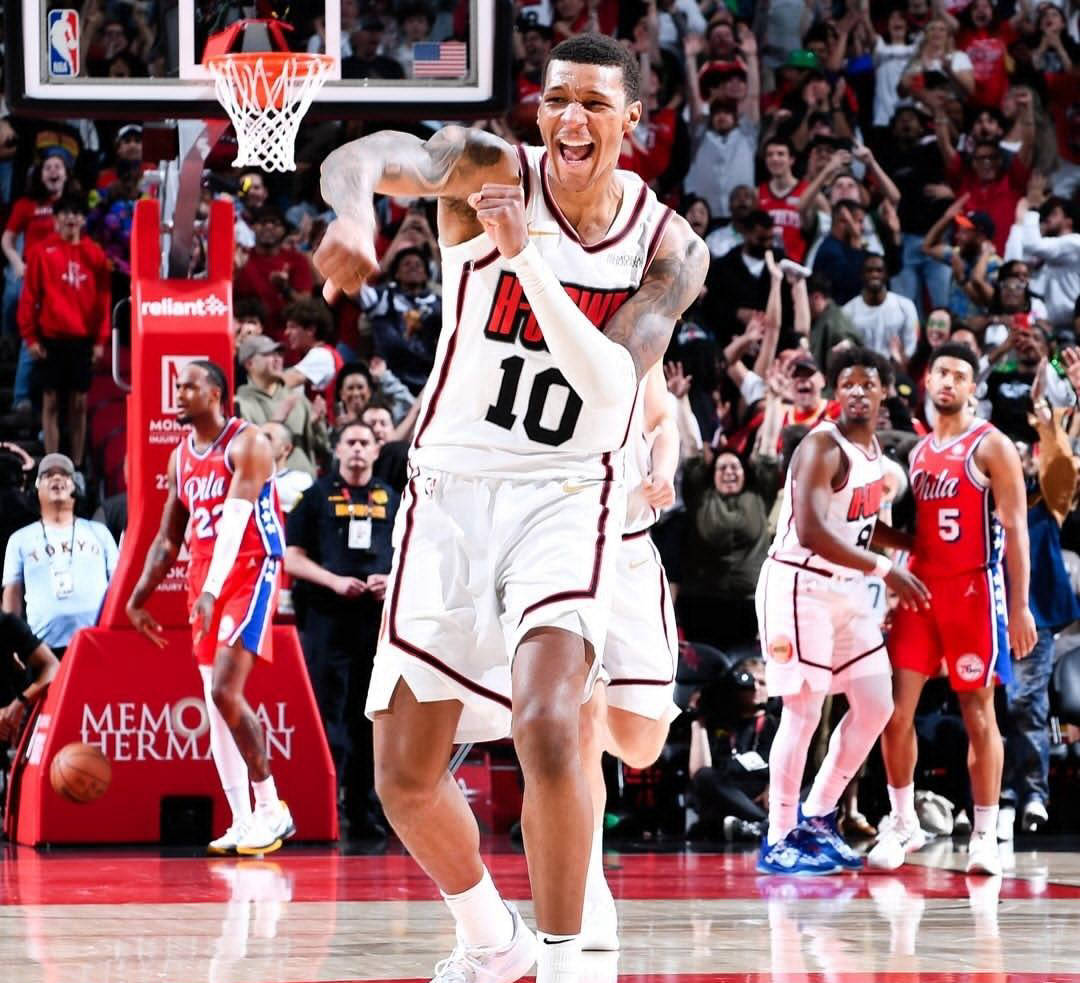 独行侠主场逆转击败强队，球迷欢呼不已