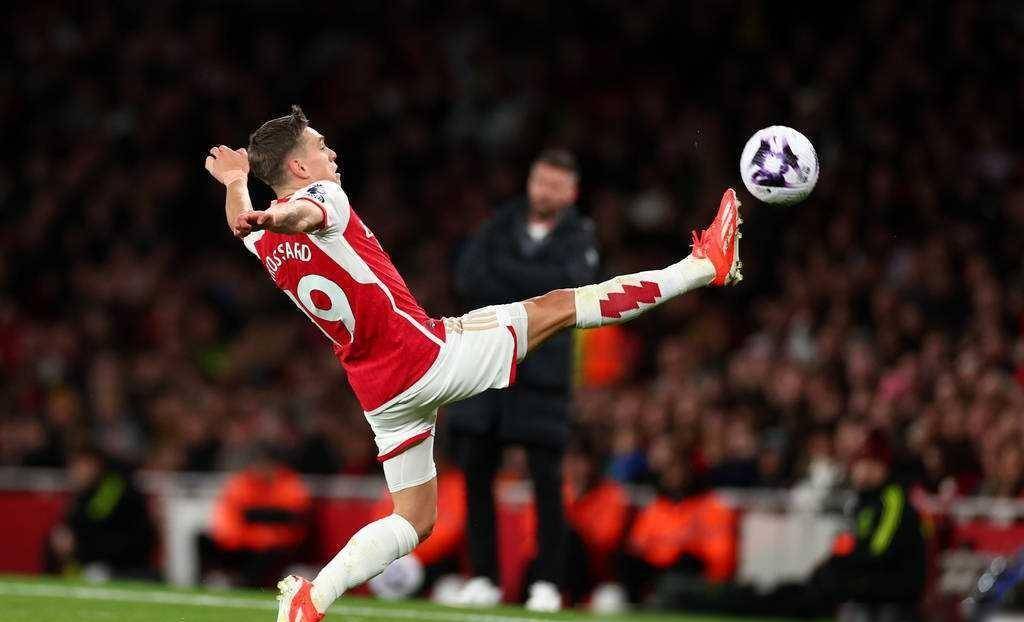 爱体育官方网站-阿森纳惊险击败汉堡，比赛精彩纷呈