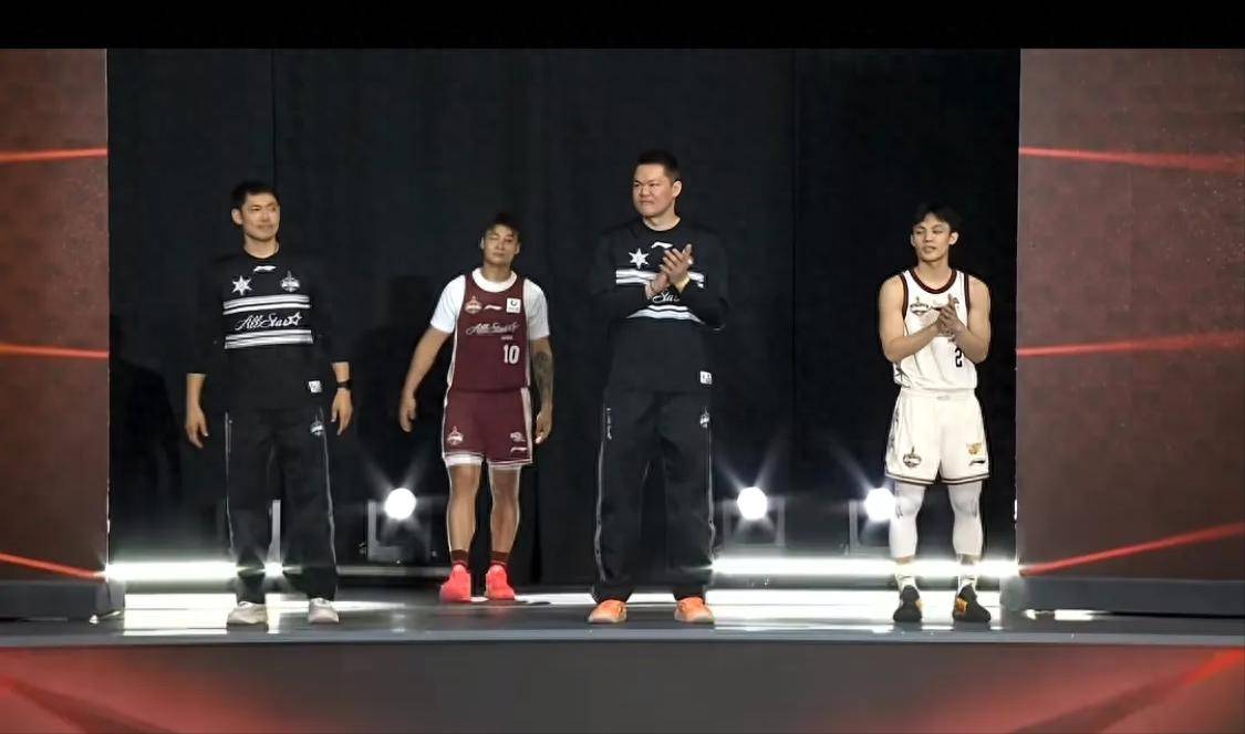 名宿球员宣布退役，球迷泪洒赛场