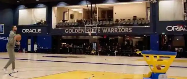 篮球智能科技装备齐全，智能运动助手开启时尚健康新生活