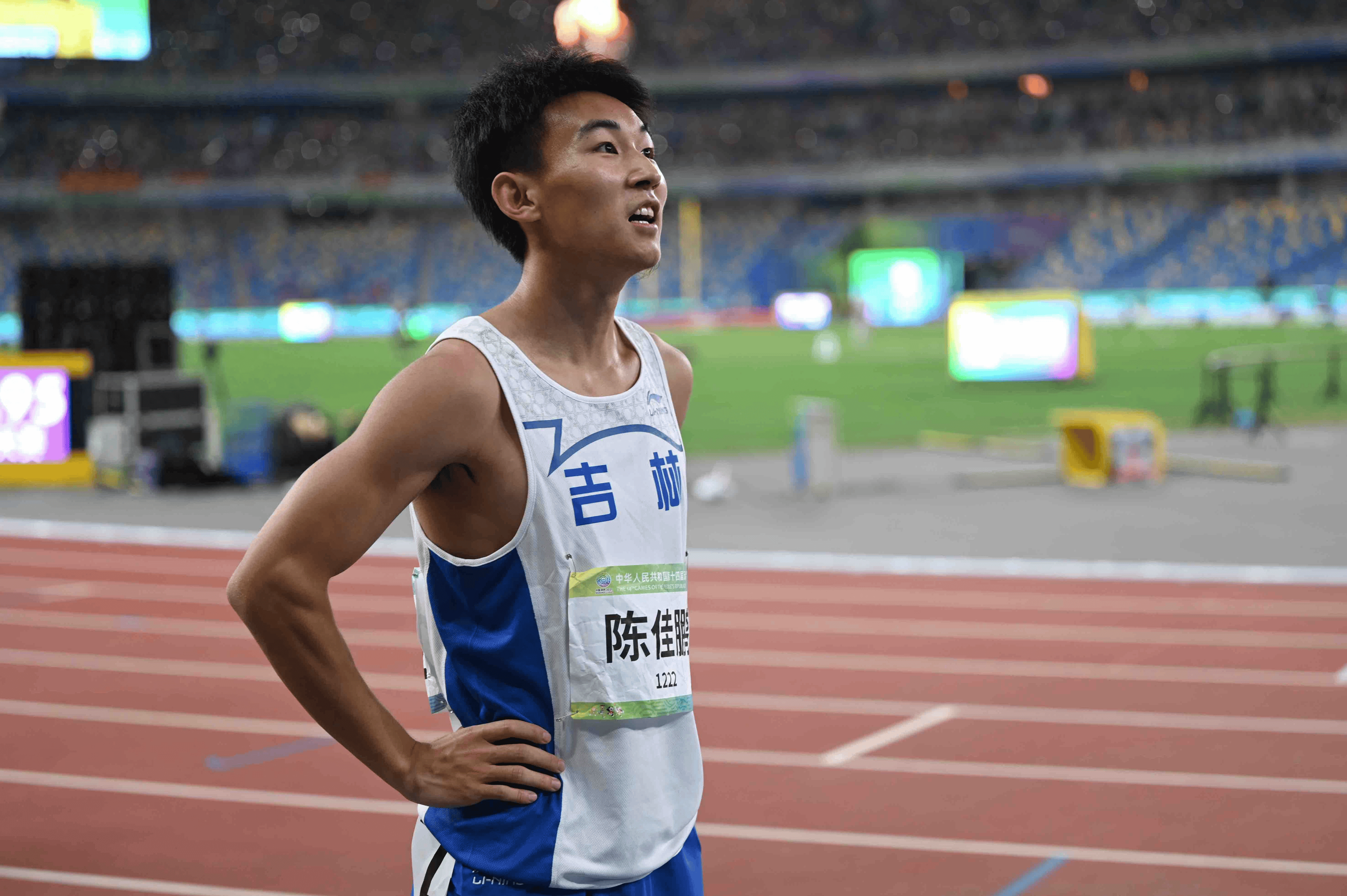 多米尼加选手夺得羽毛球银牌