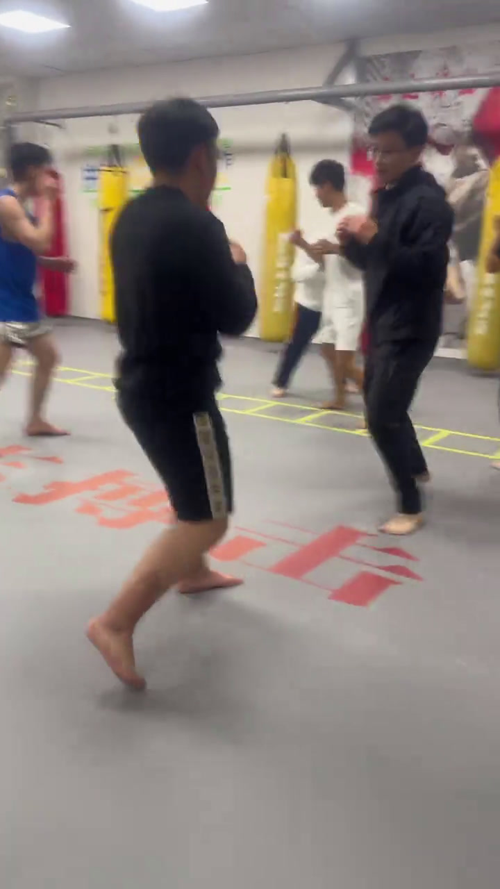 热血搏击！比赛中的精彩瞬间