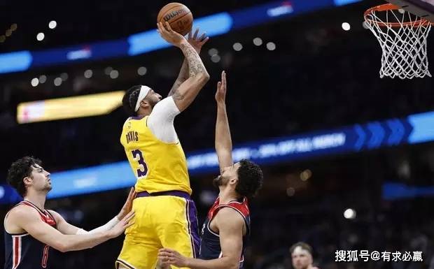 詹皇砍下25+10，湖人轻取活塞结束两连败