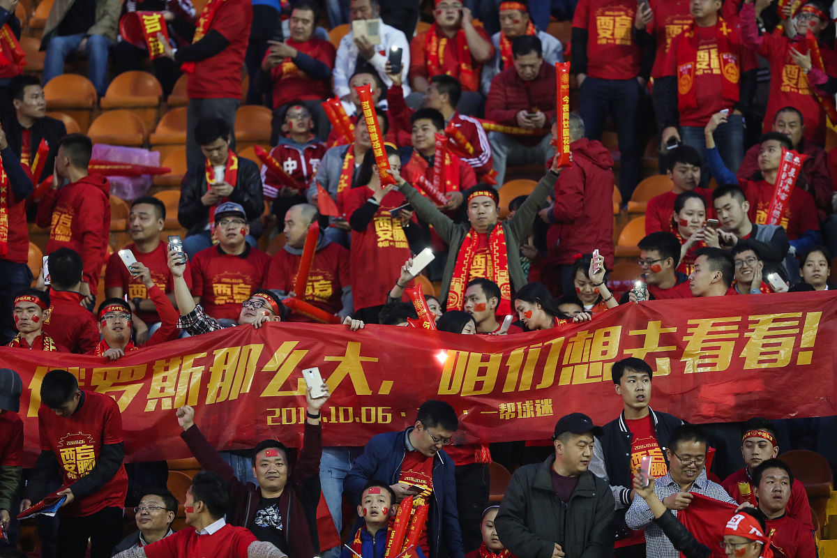 首回合获胜,球队信心倍增,为下一场比赛做好准备 首回合获胜,球队信心倍增,为下一场比赛做好准备