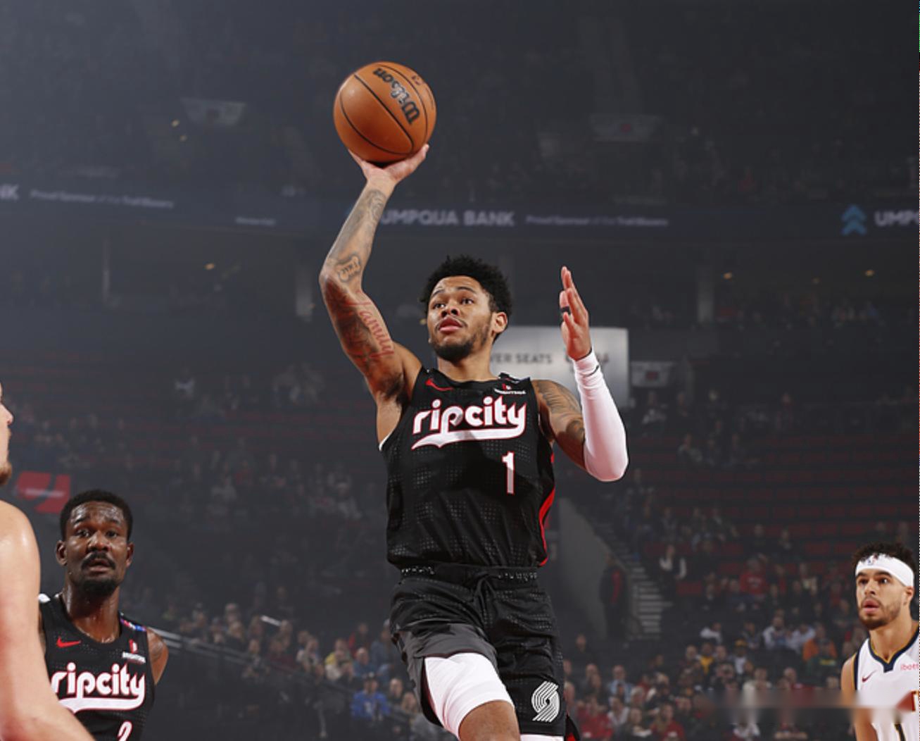 开拓者后卫再次单场砍下30+，超神表现引爆人气