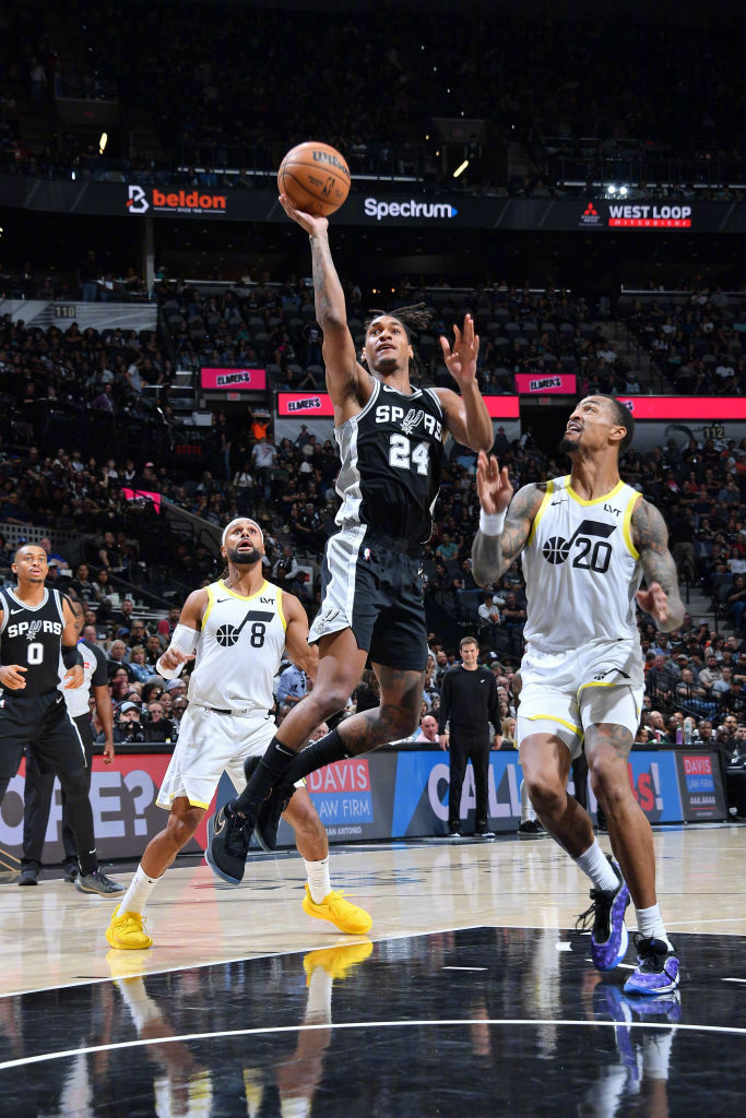 爵士客场大胜马刺，继续高歌猛进