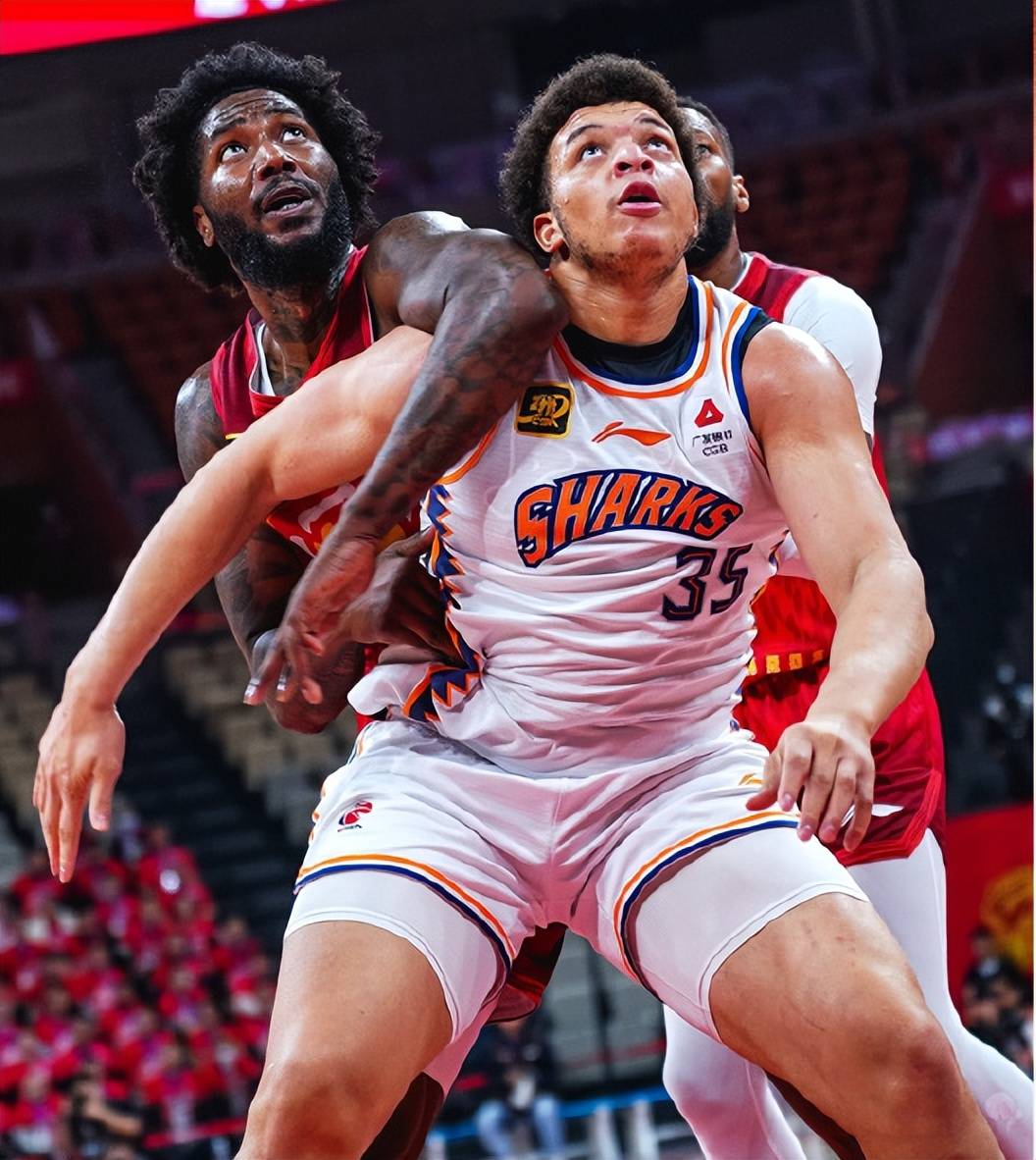 爱体育官方网站-比赛势态分明，弱队实现逆袭赢球