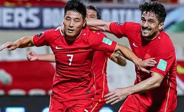 亚洲球队在赛场上展现出强大战斗力