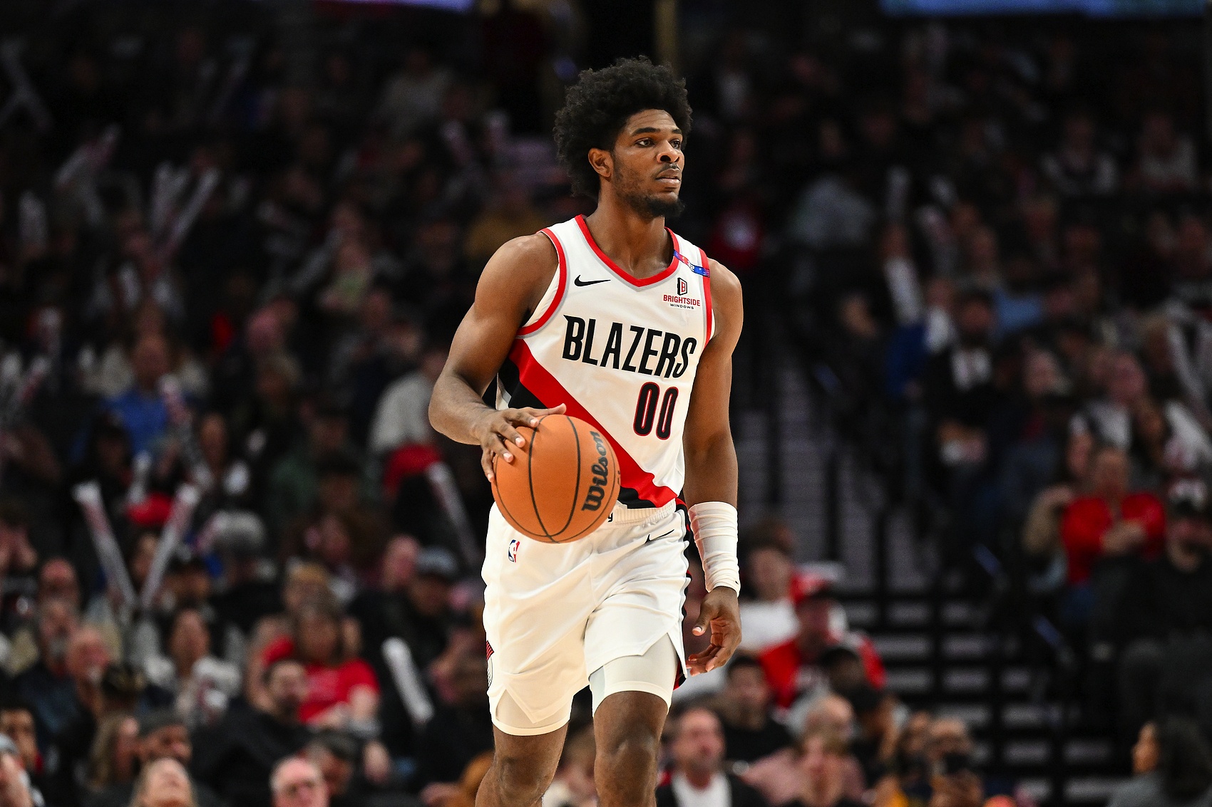 开拓者客场失利，球队困境难解面临考验