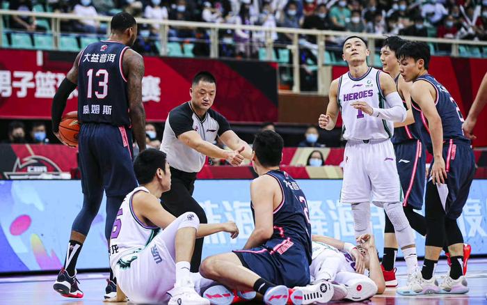 爱体育官方网站-败于强敌！某队与对手交手未果惨遭失利