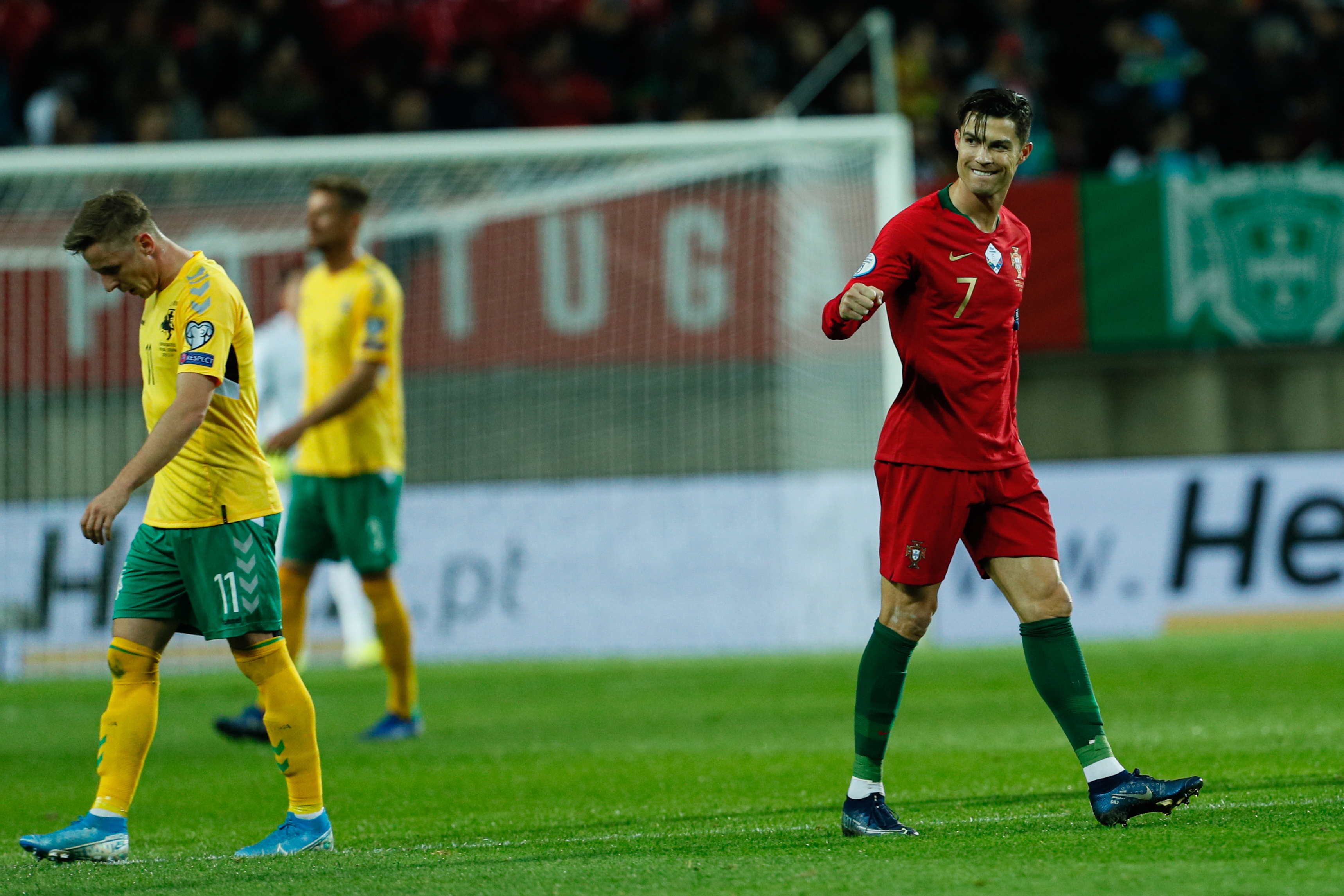 瑞士逆袭击败立陶宛,锁定欧洲杯资格 瑞士逆袭击败立陶宛,锁定欧洲杯资格