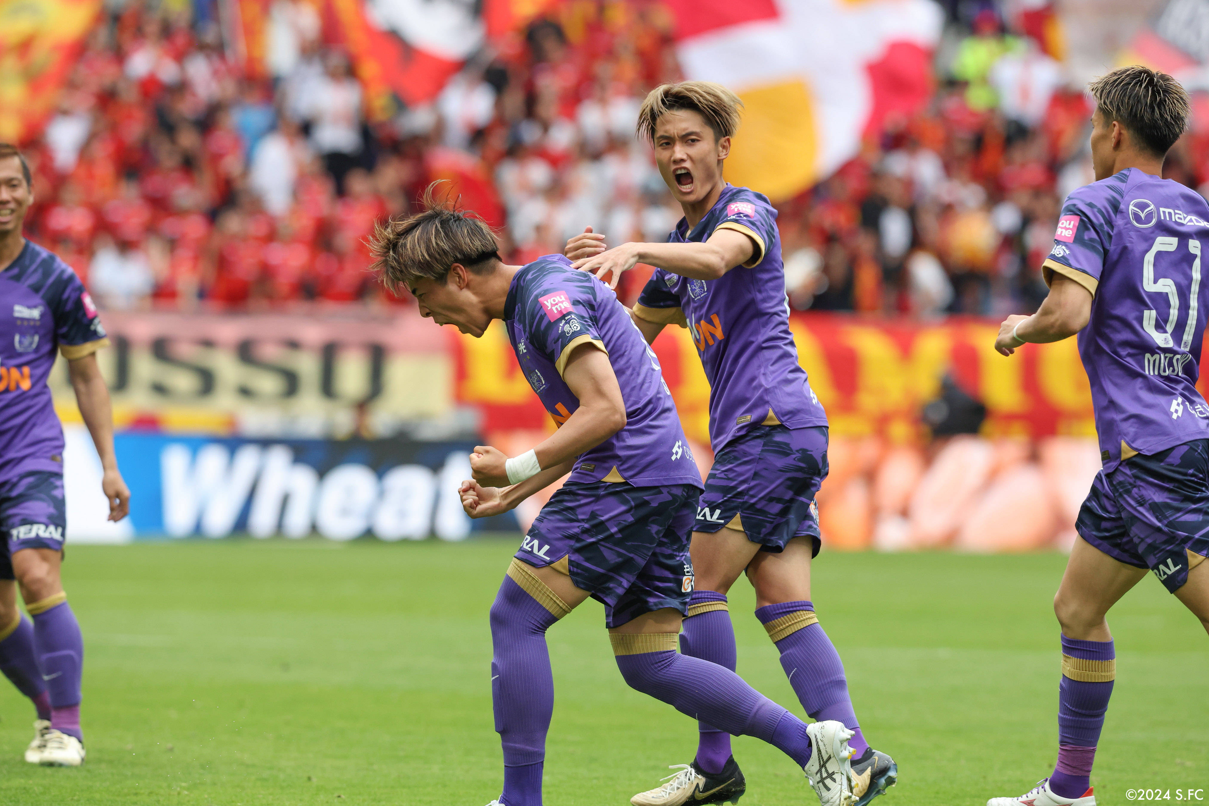 大阪樱花迎战广岛三箭，争夺胜利之战