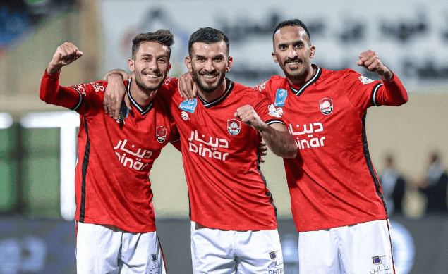 都灵客场失利，深陷保级泥潭