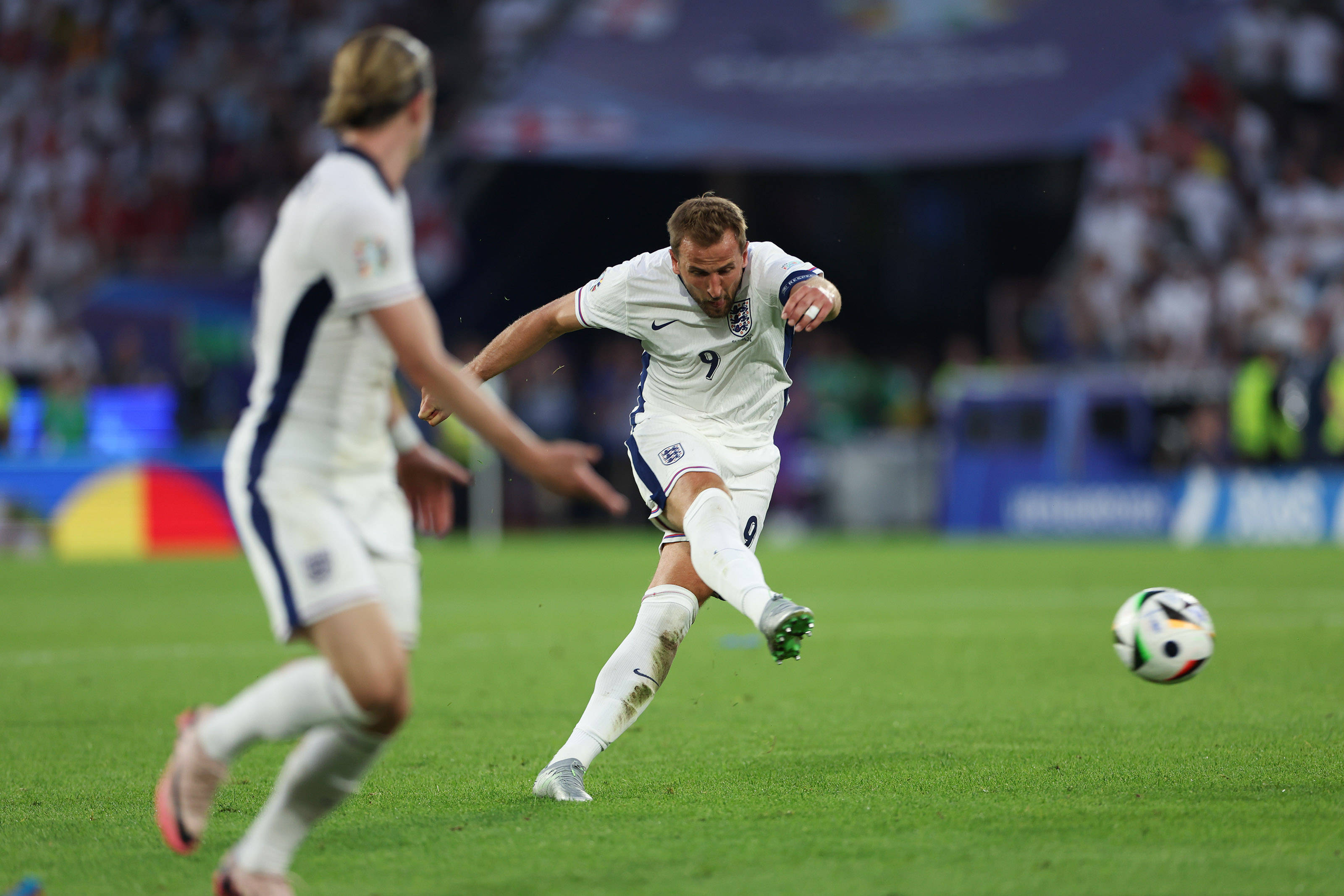 爱体育-意大利vs英格兰强强对话角逐胜者