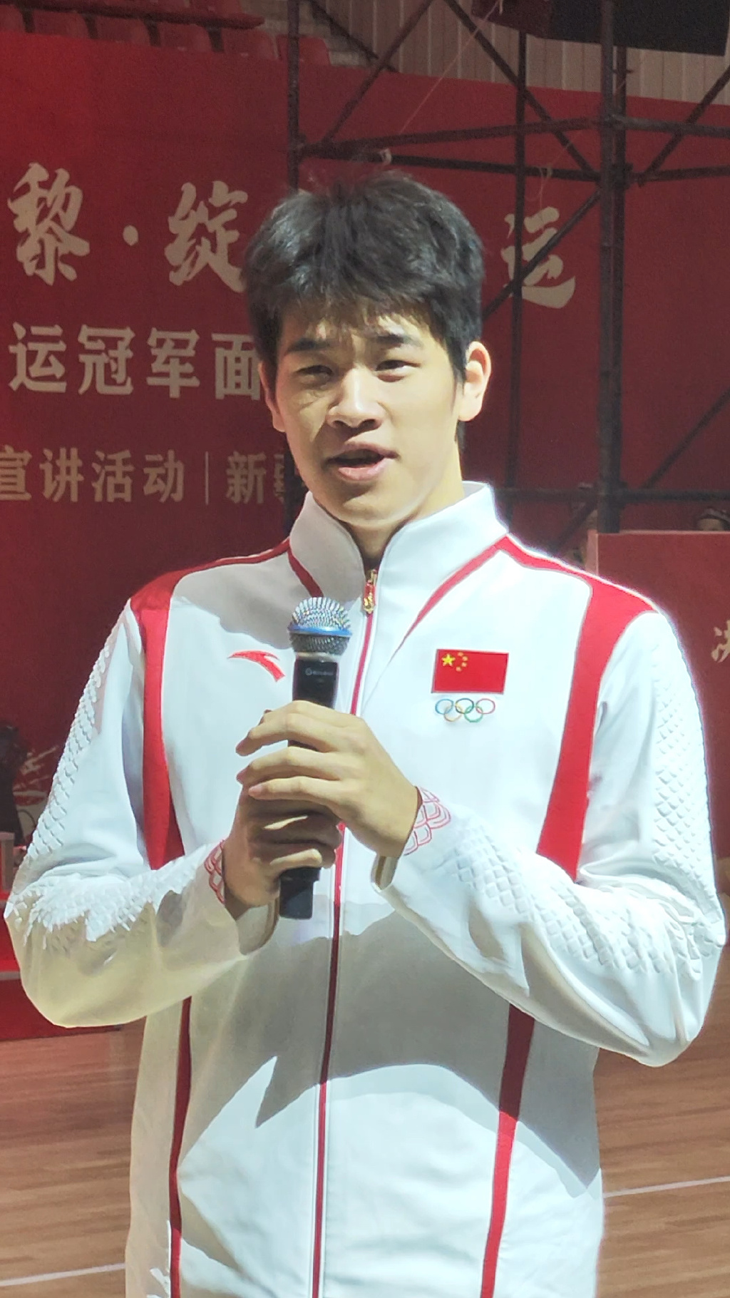 迎难而上！参赛运动员不屈不挠追求胜利