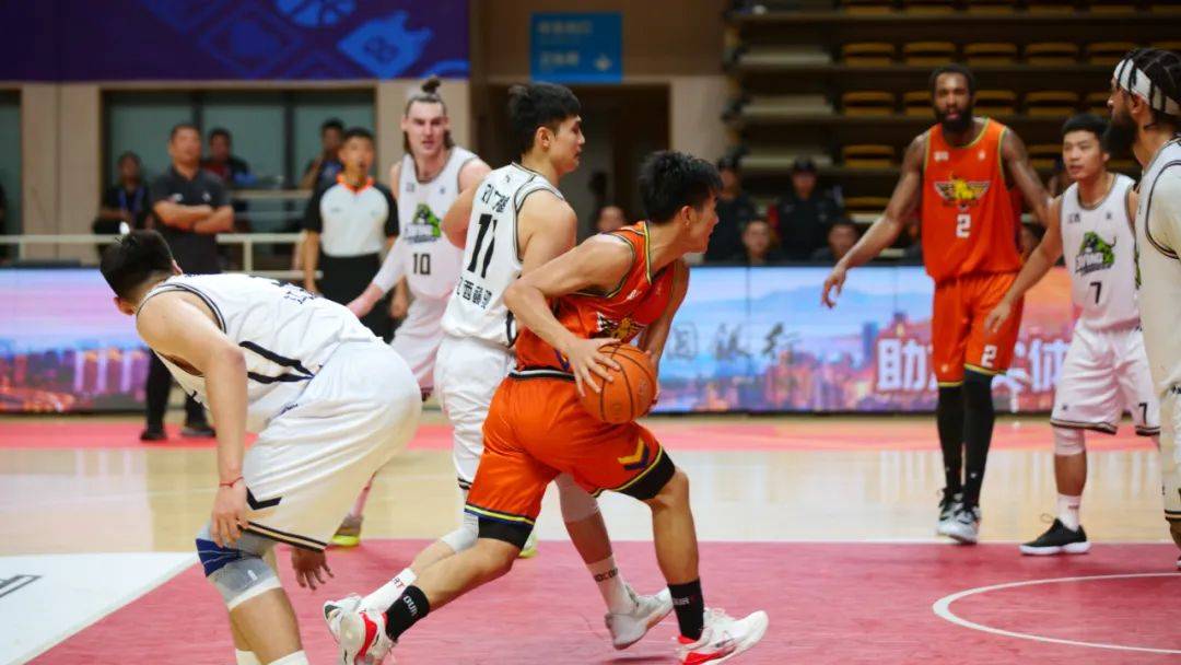 爱体育官方网站-江西男篮备战状态良好，展望未来表现