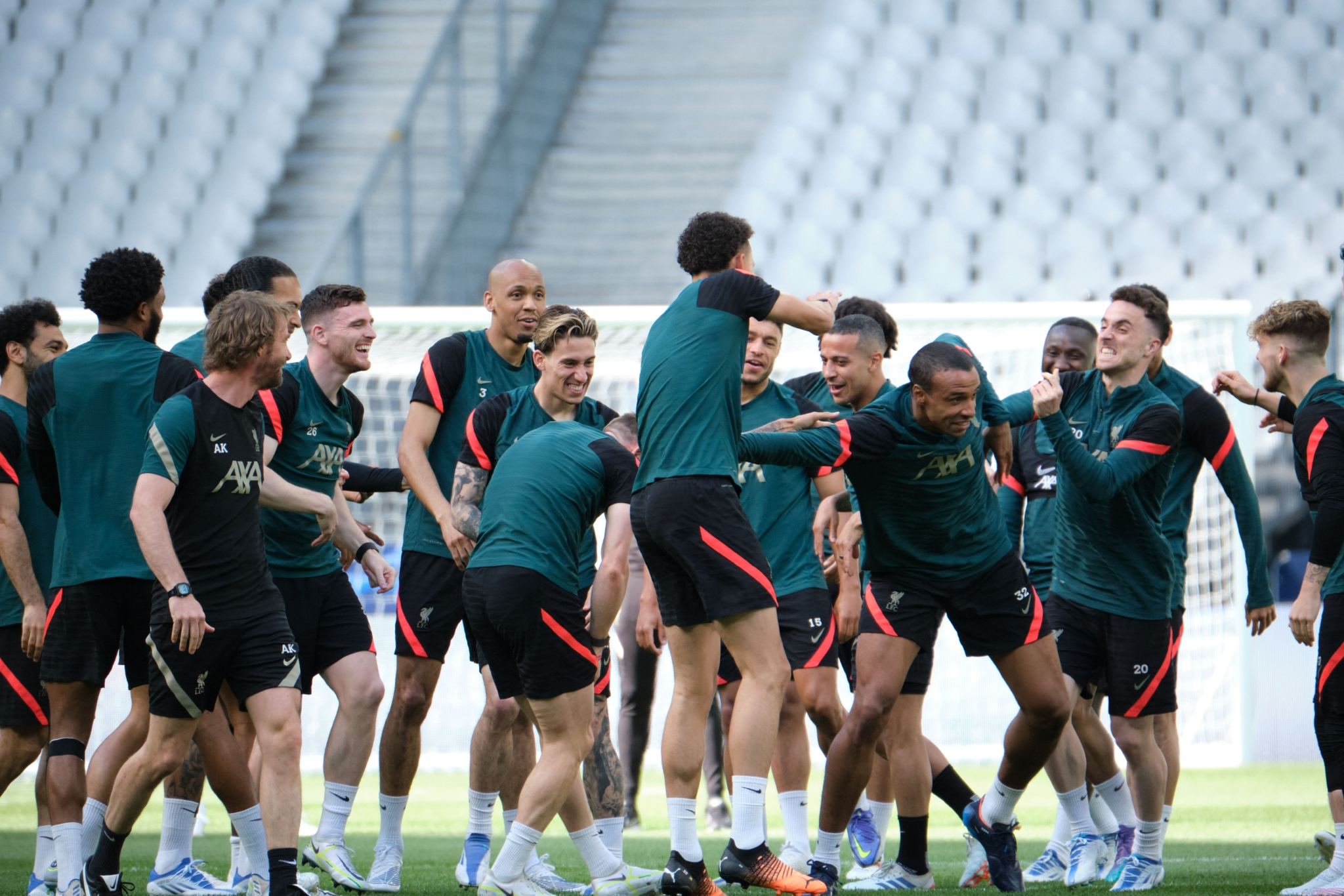 利物浦球员士气回升,全队备战争夺欧冠冠军 利物浦球员士气回升,全队备战争夺欧冠冠军