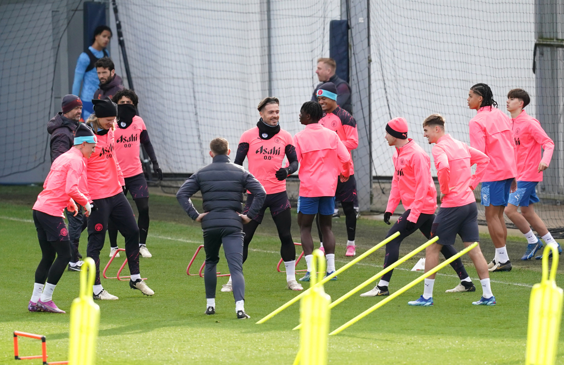 曼城球员集体训练，力争取得连胜